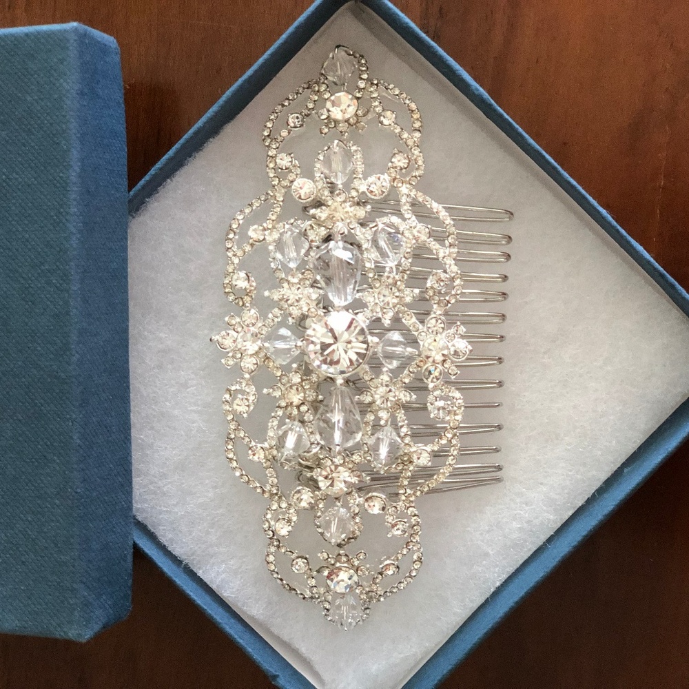NWOT Bel Aire Bridal Rhinestone Hair Clip